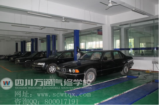 成都萬通汽修學(xué)校整車實(shí)訓(xùn)設(shè)備