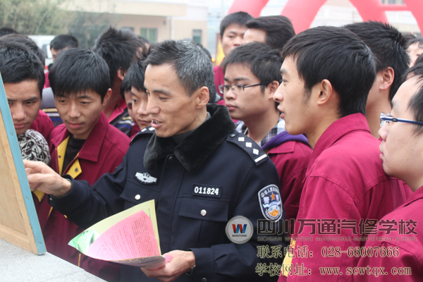 民警講解新型毒品