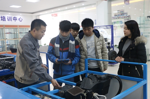 親身參與萬通趣味專業(yè)課程
